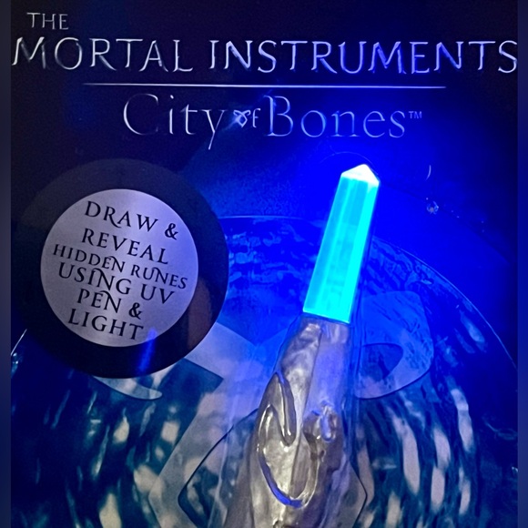 NEW The Mortal Instruments Licensed Journal and Jace’s Stele UV Light Ink Pen - Picture 10 of 13